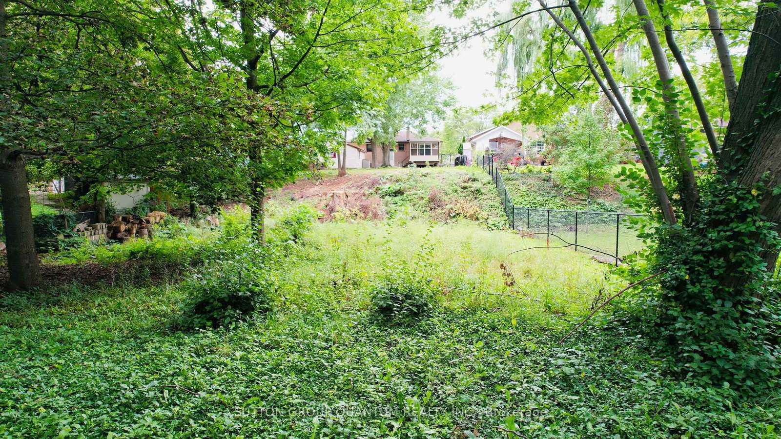 499 Valley Drive N • Oakville, ON photo 8
