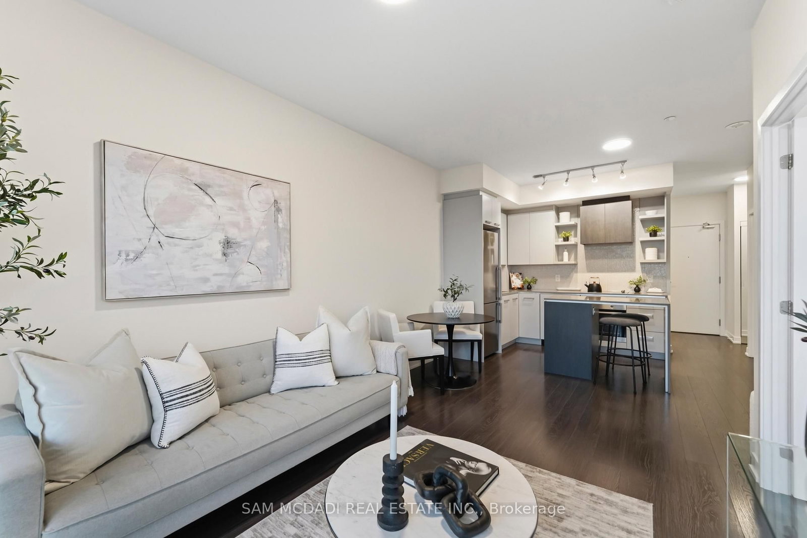 1830 Bloor Street W • #817 • Toronto, ON photo 11