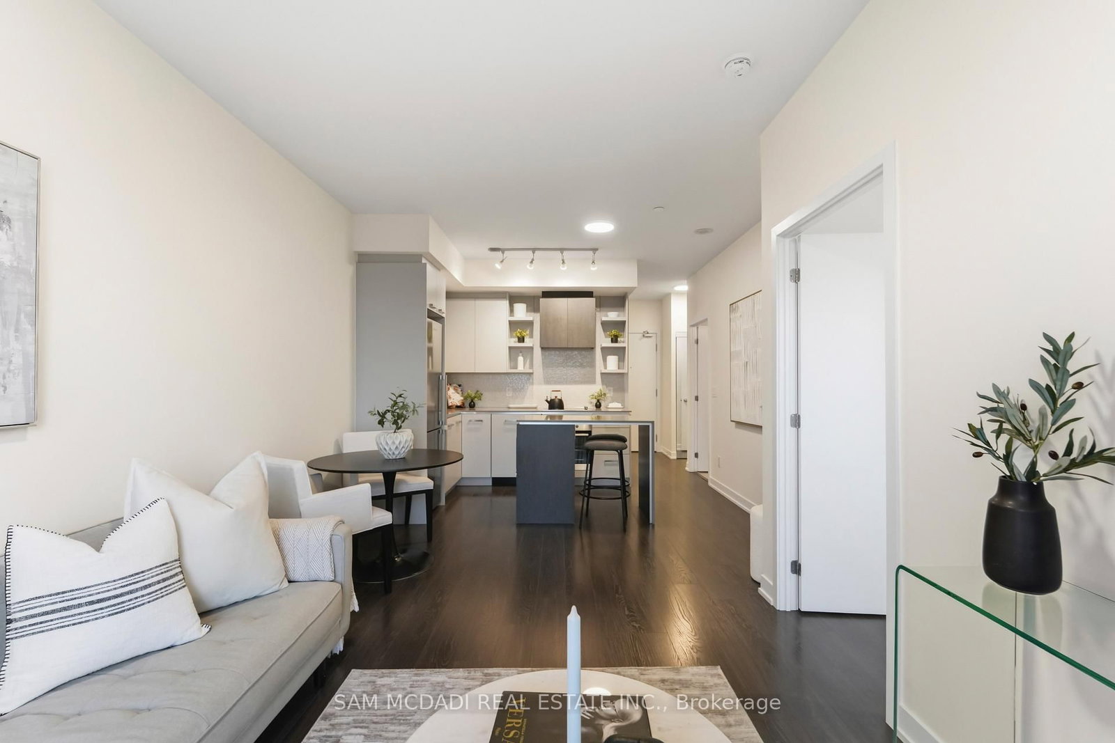 1830 Bloor Street W • #817 • Toronto, ON photo 12