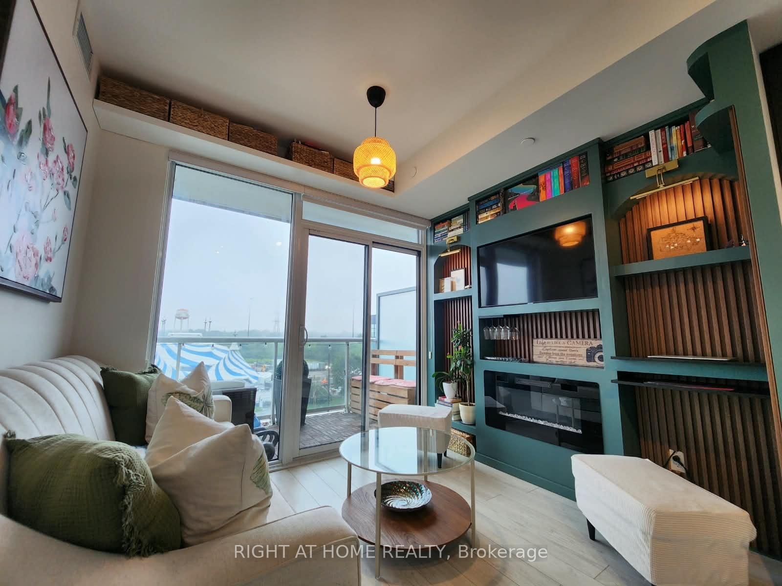 56 Annie Craig Drive • #608 • Toronto, ON photo 6