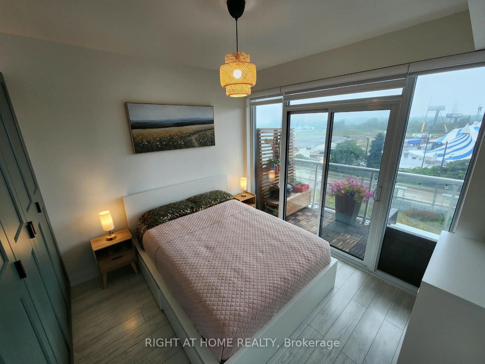 56 Annie Craig Drive • #608 • Toronto, ON photo 9