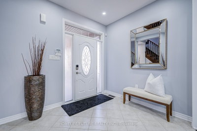 342 Laundon Terrace • Milton, ON photo 3