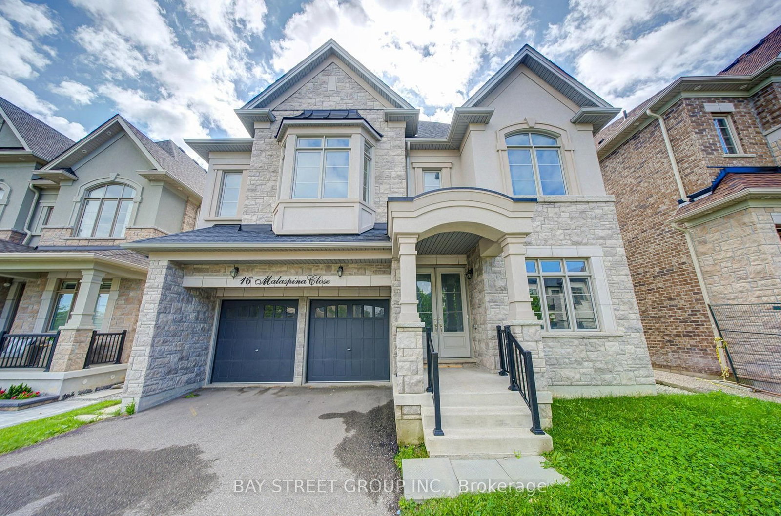 16 Malaspina Close • Brampton, ON photo 1