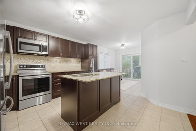12 Muzzo Brampton,ON L6R 3W8 — Photo 12