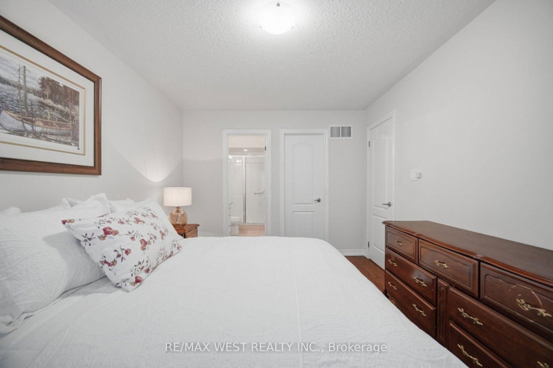 12 Muzzo Brampton,ON L6R 3W8 — Photo 22