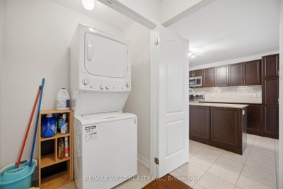 12 Muzzo Brampton,ON L6R 3W8 — Photo 28