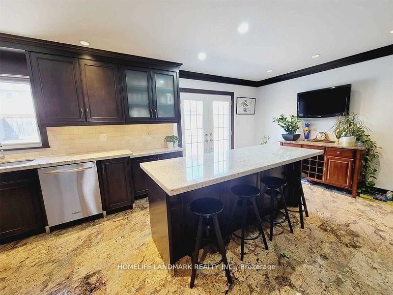 274 Falstaff Avenue • Toronto, ON photo 11