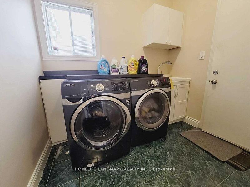 274 Falstaff Avenue • Toronto, ON photo 12