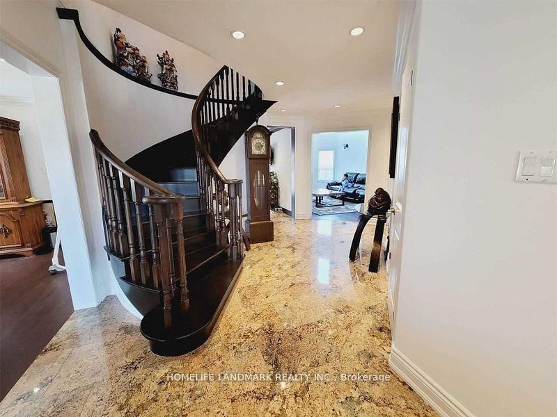 274 Falstaff Avenue • Toronto, ON photo 14
