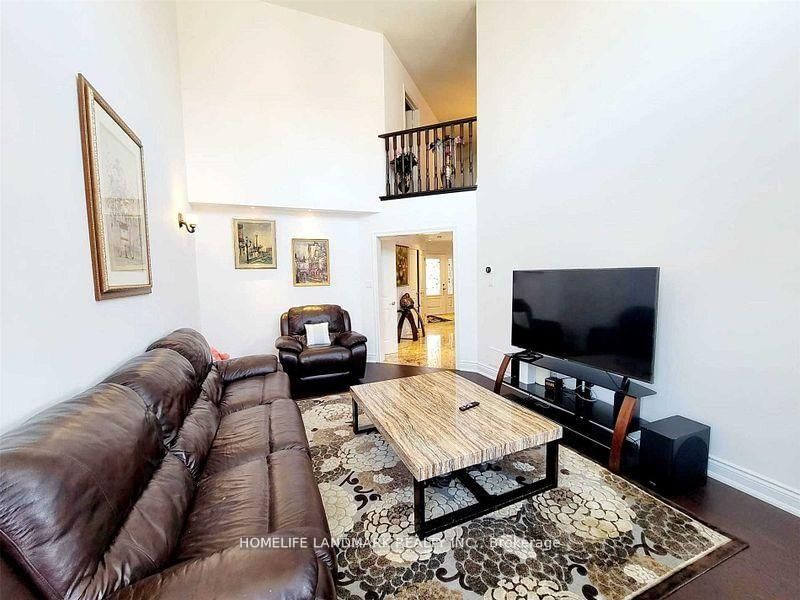 274 Falstaff Avenue • Toronto, ON photo 8