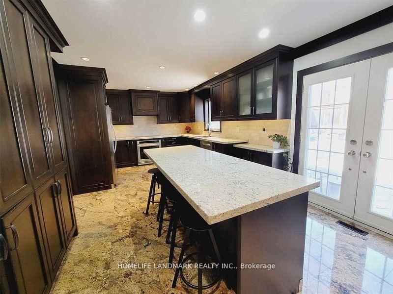 274 Falstaff Avenue • Toronto, ON photo 9