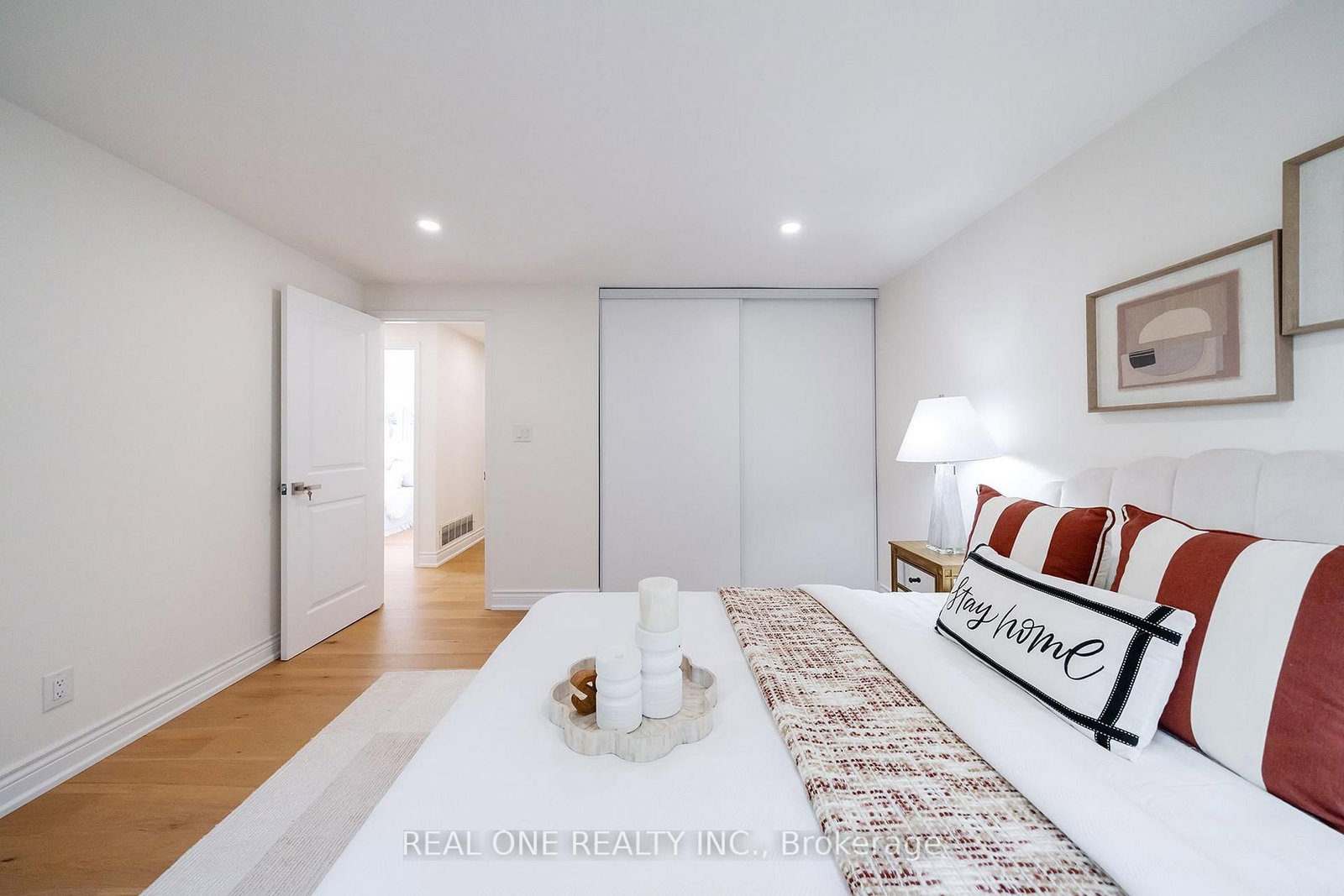 3148 Bentworth Drive • Burlington, ON photo 23