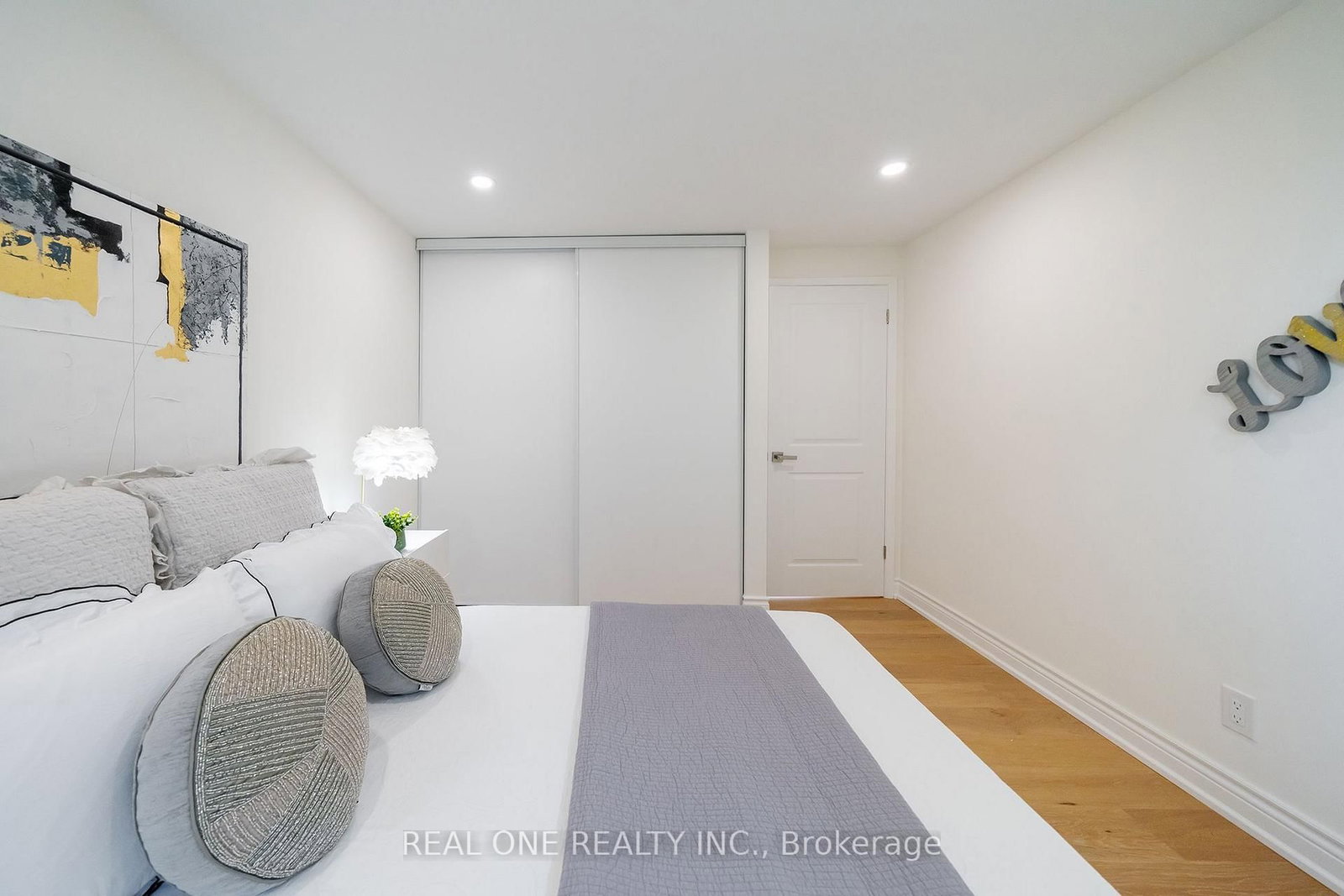3148 Bentworth Drive • Burlington, ON photo 27