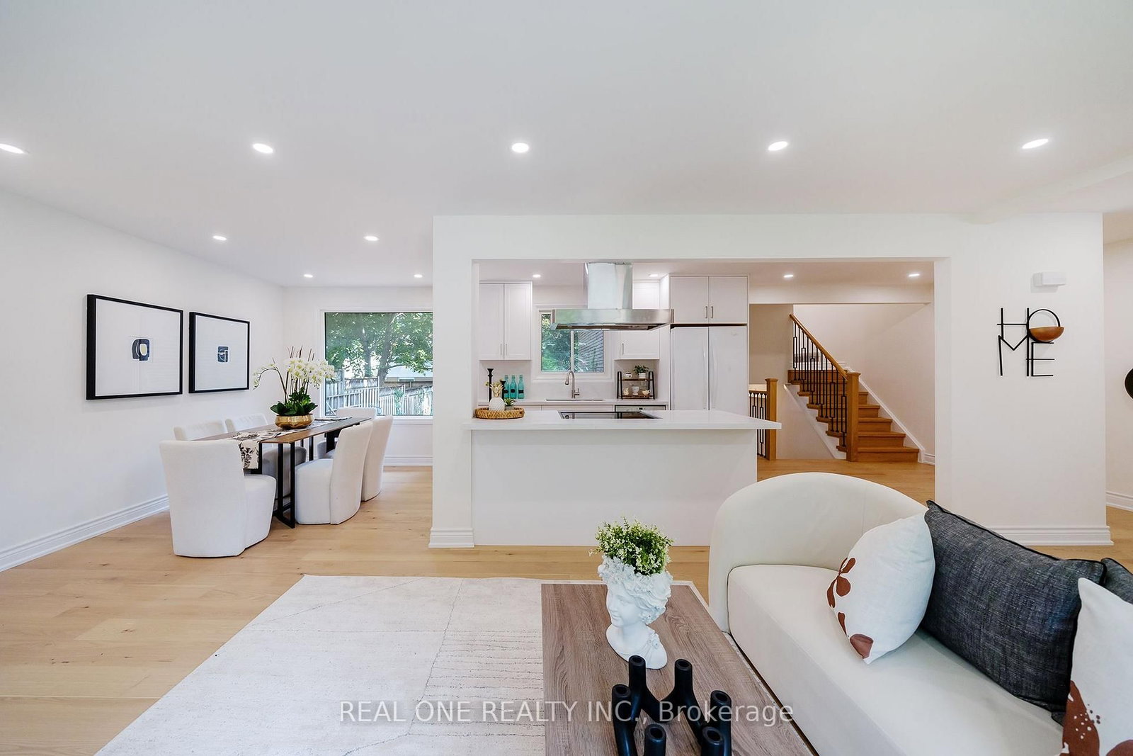3148 Bentworth Drive • Burlington, ON photo 6