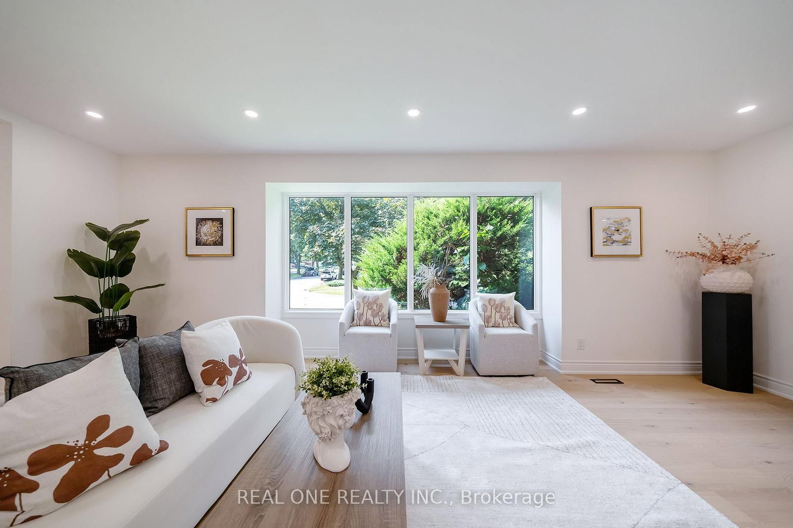3148 Bentworth Drive • Burlington, ON photo 8