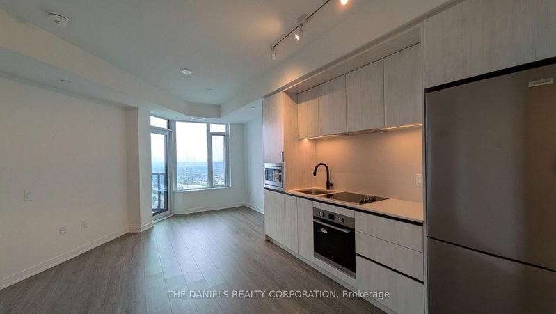2401 - 2495 Eglinton Avenue E