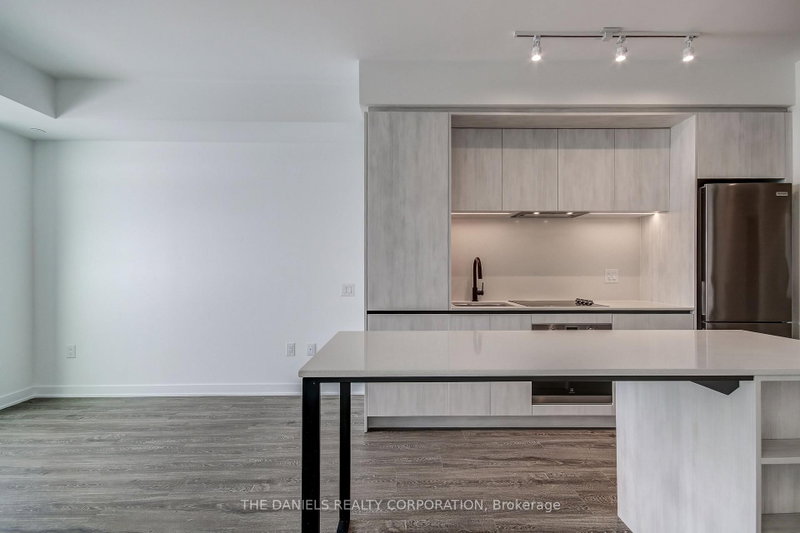 1807 - 2495 Eglinton Avenue W
