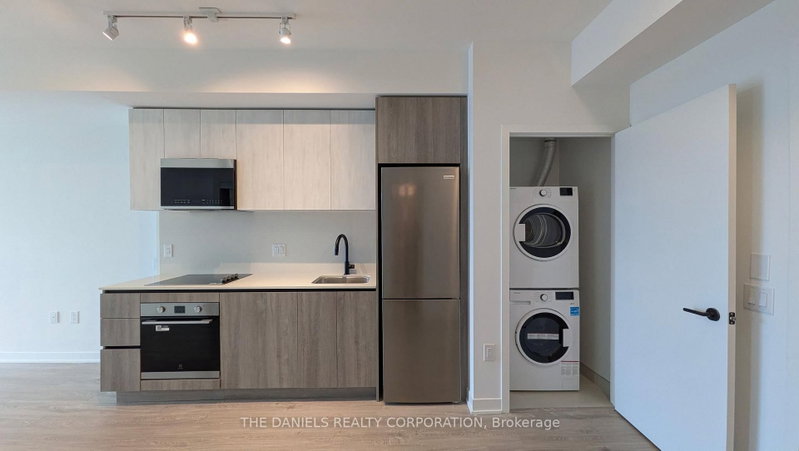 510 - 2495 Eglinton Avenue W