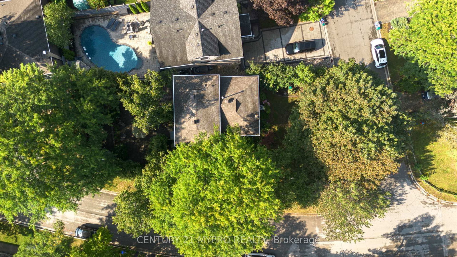 1242 Richards Crescent • Oakville, ON photo 5