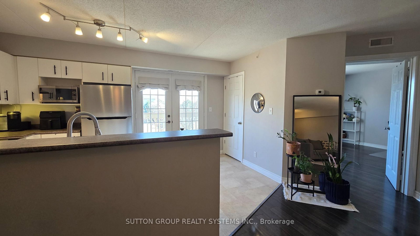 4005 Kilmer Drive • #301 • Burlington, ON photo 24