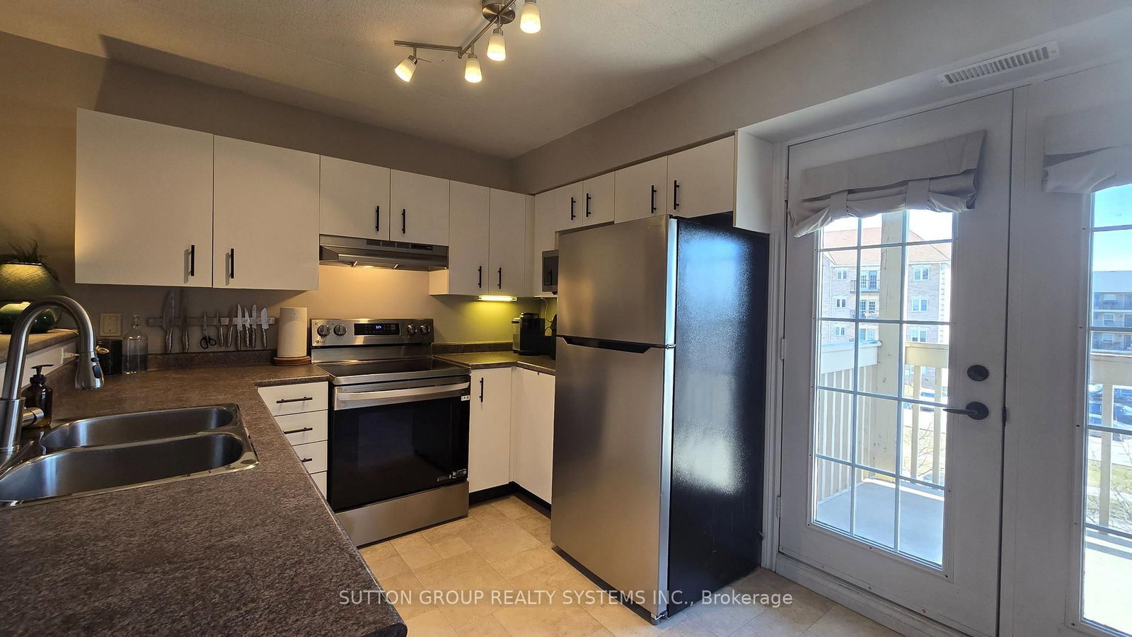 4005 Kilmer Drive • #301 • Burlington, ON photo 27
