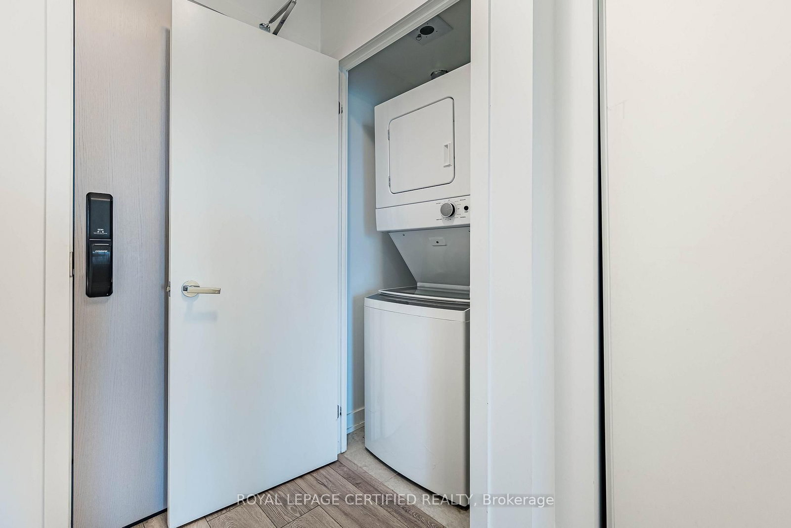 3210 Dakota Common • #A410 • Burlington, ON photo 11