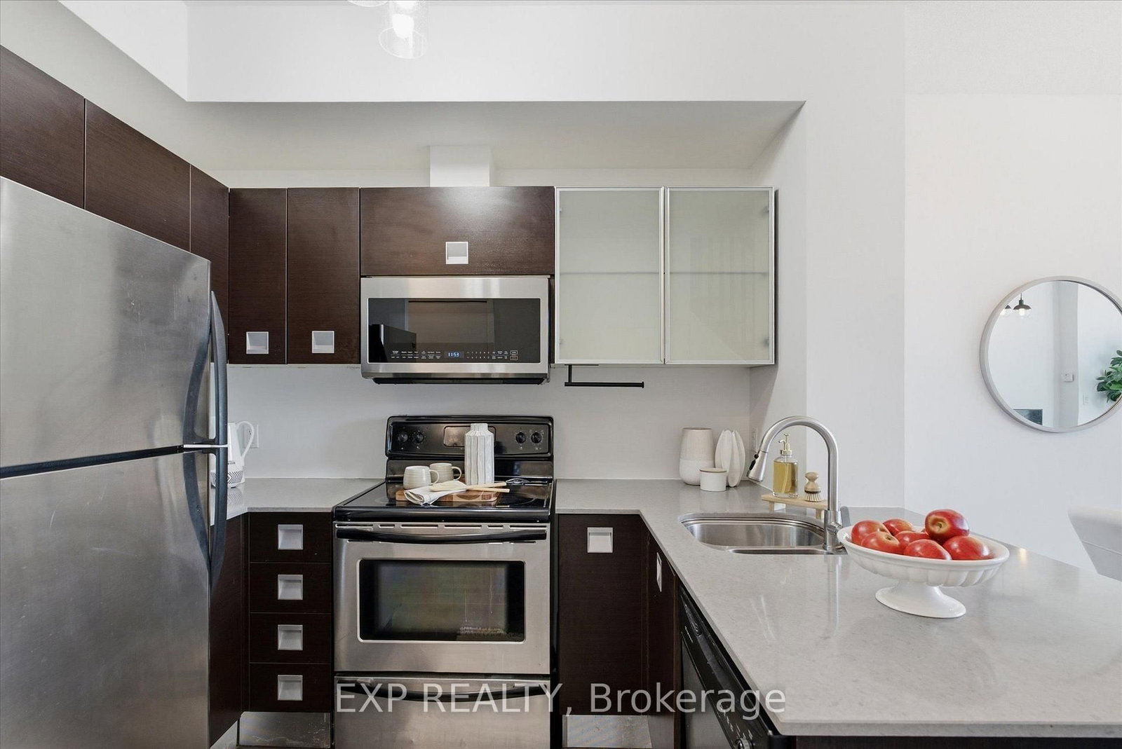 3391 Bloor Street W • #221 • Toronto, ON photo 4