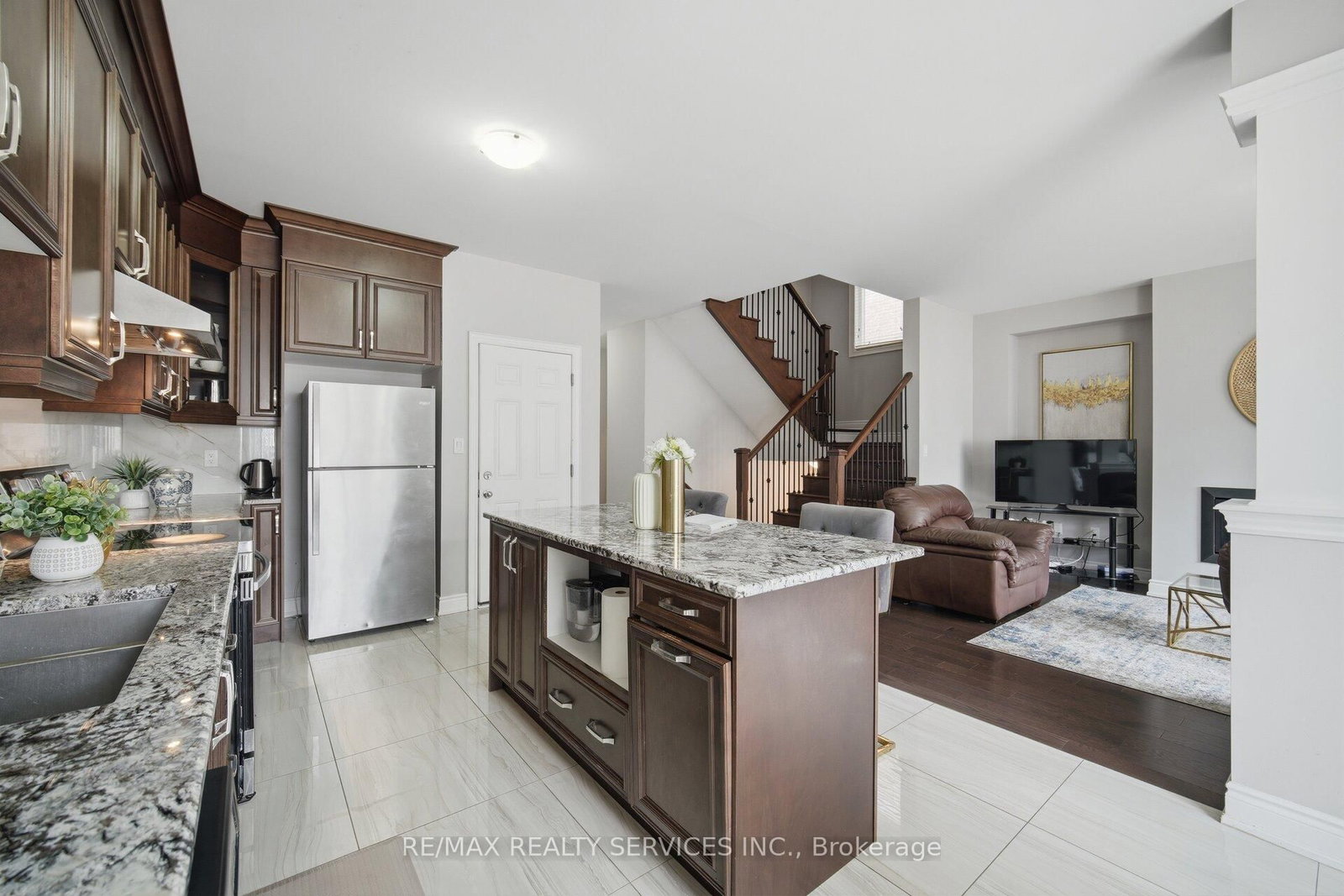 12 Enclave Trail • Brampton, ON photo 13