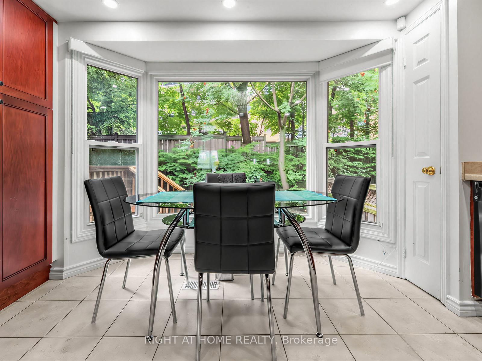 25 Tamarack Circle • #25 • Toronto, ON photo 13