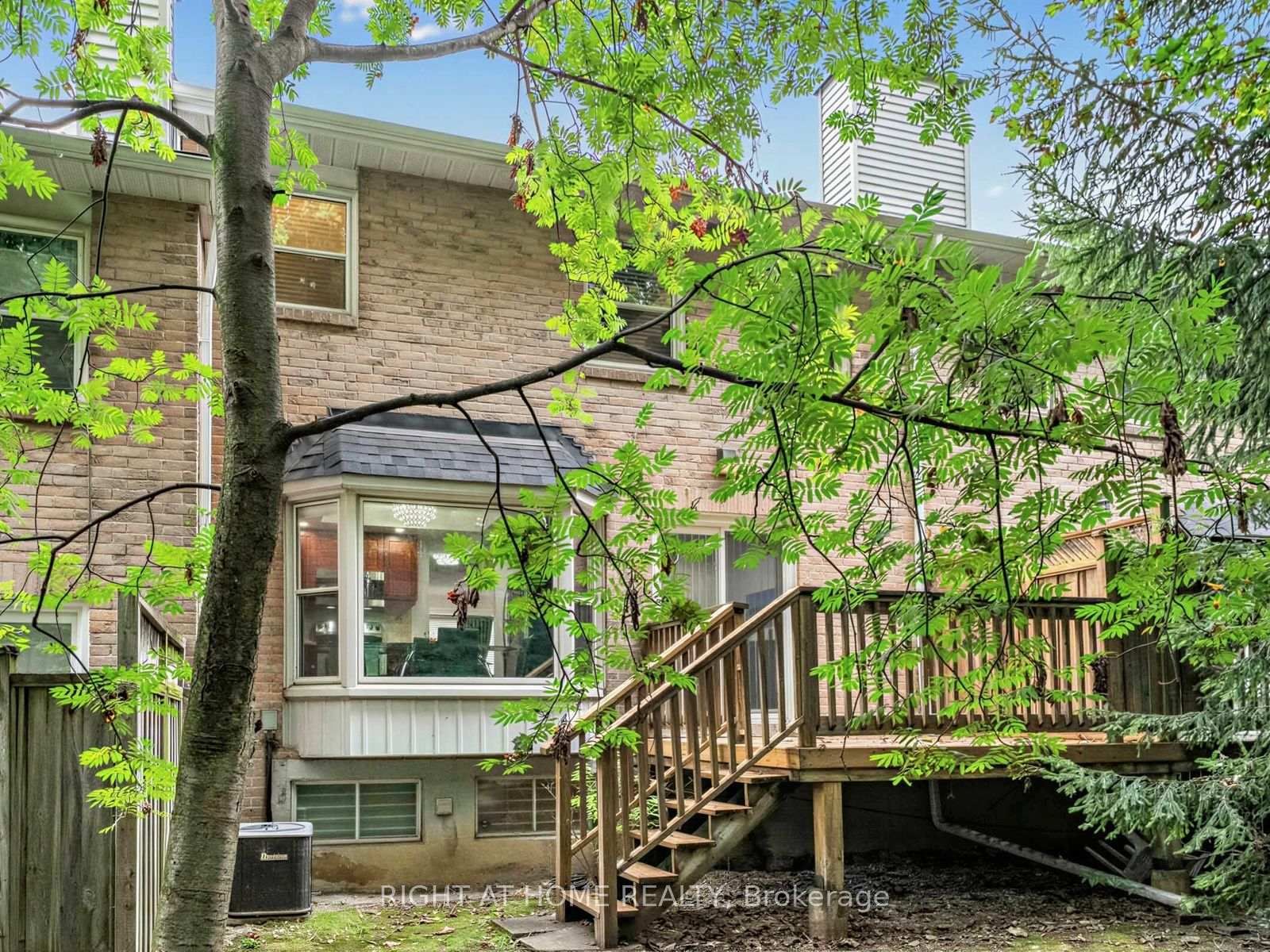 25 Tamarack Circle • #25 • Toronto, ON photo 33