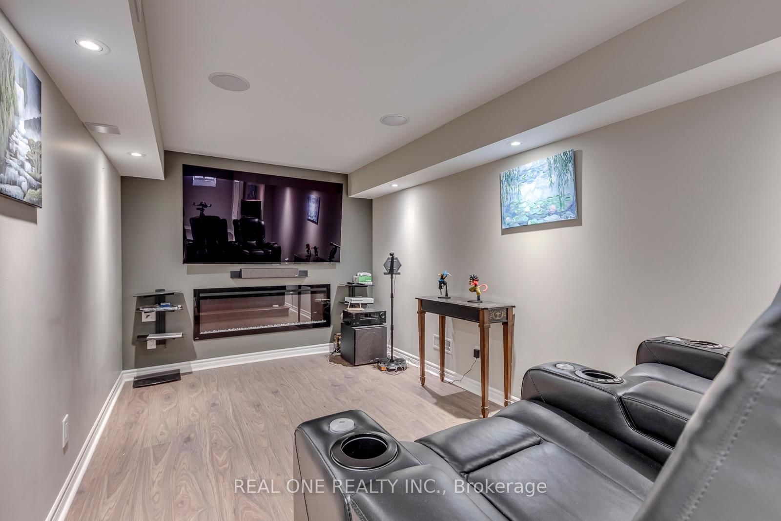 4201 Prudham Avenue • Burlington, ON photo 1