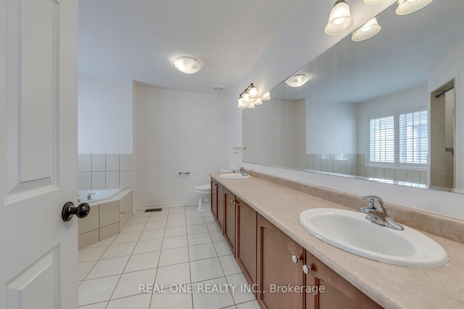 4201 Prudham Avenue • Burlington, ON photo 22