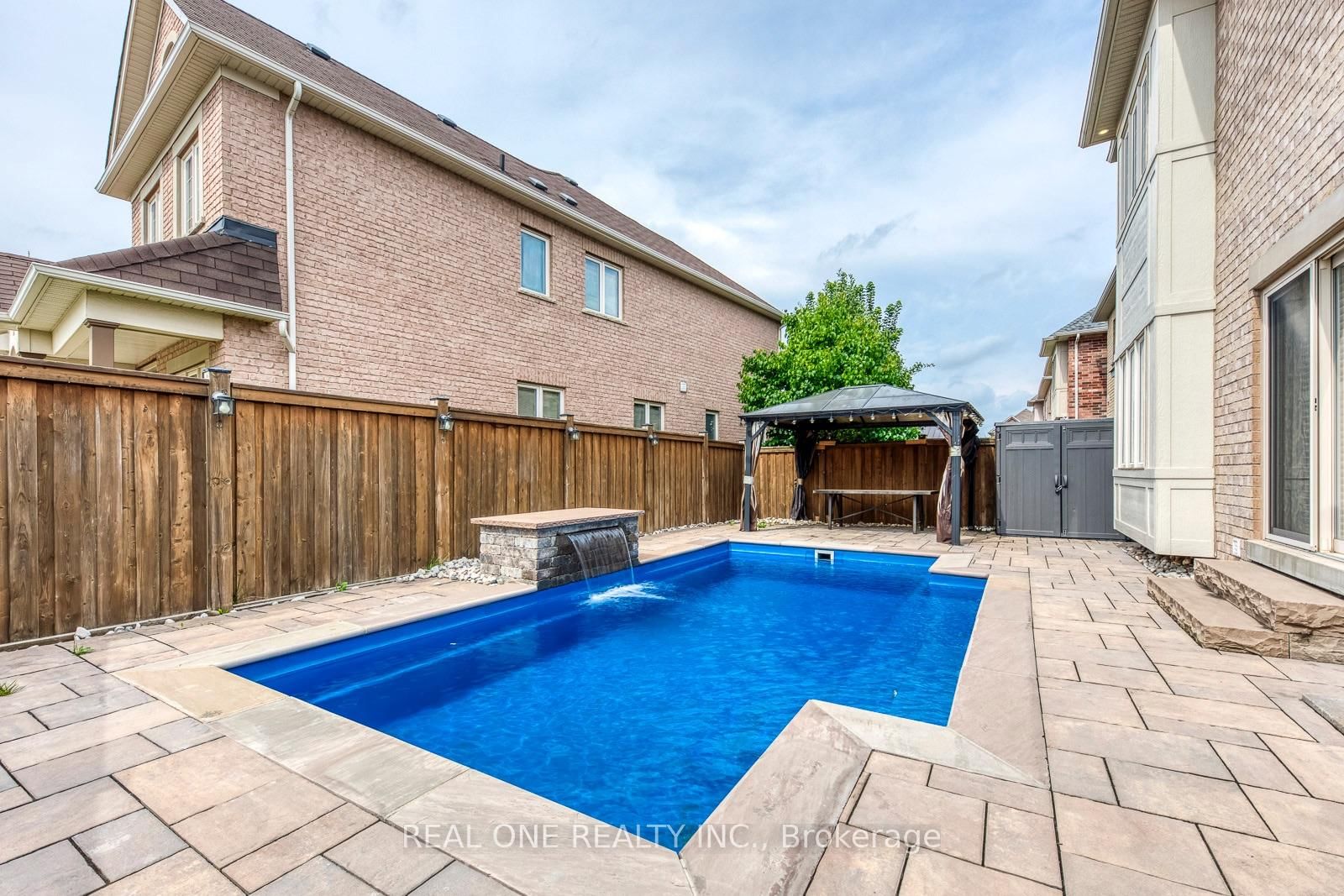 4201 Prudham Avenue • Burlington, ON photo 5