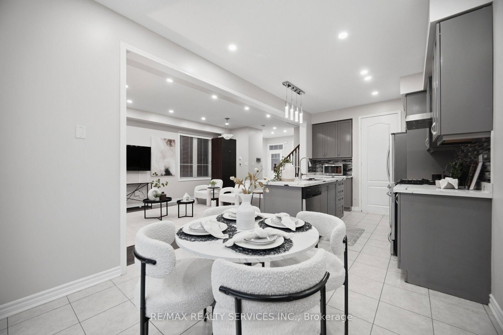 3 Fenchurch Drive • Brampton, ON photo 12