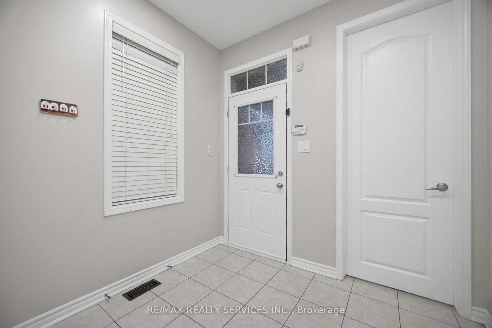 3 Fenchurch Drive • Brampton, ON photo 8