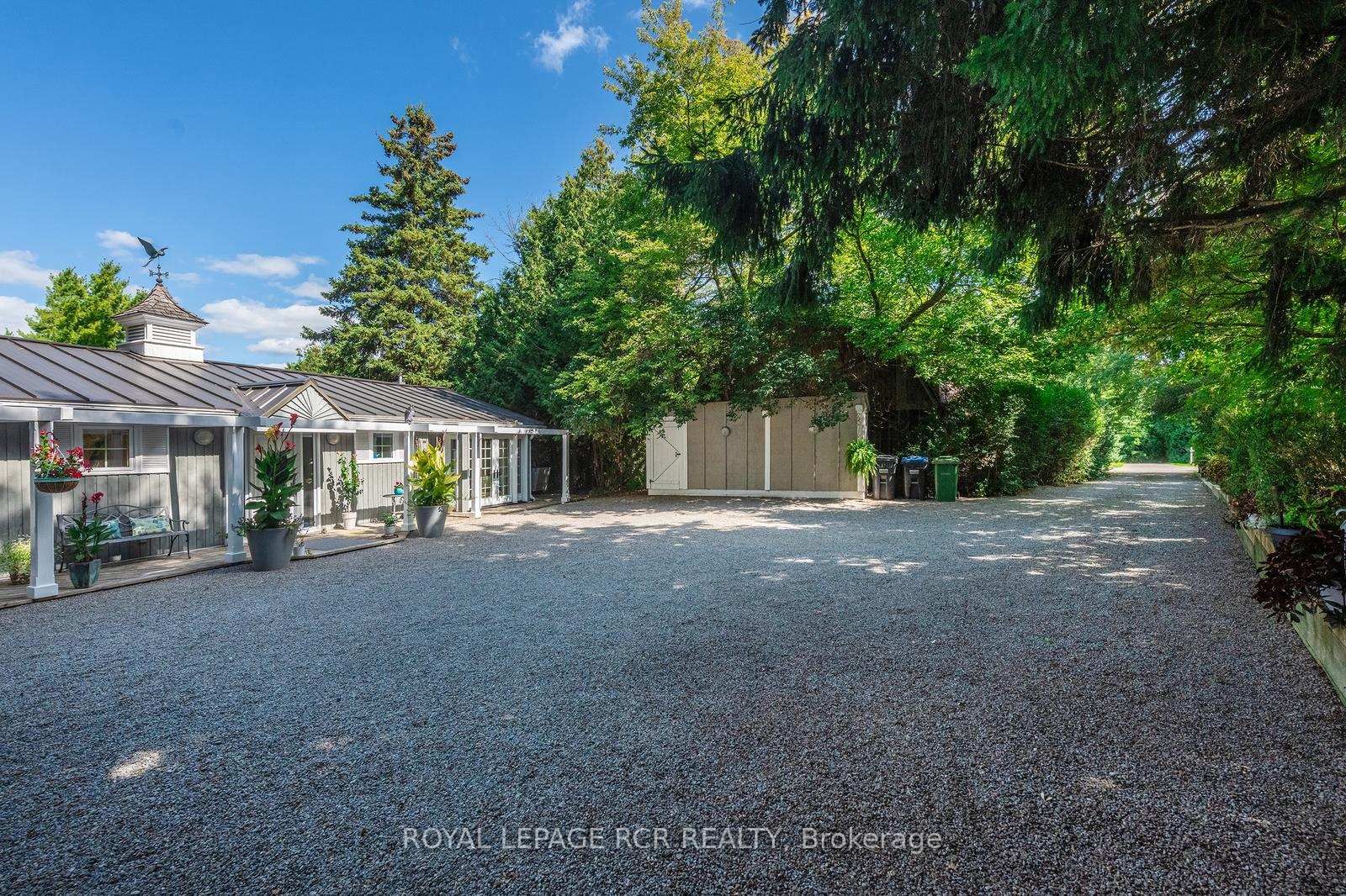114 Kennedy Road • Caledon, ON photo 3
