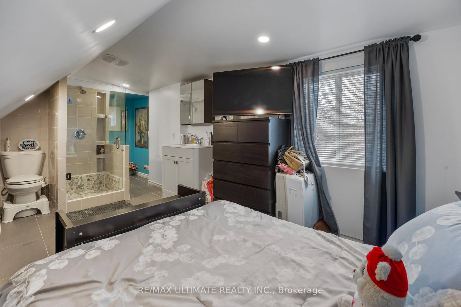 82 Beechwood Avenue • Toronto, ON photo 16