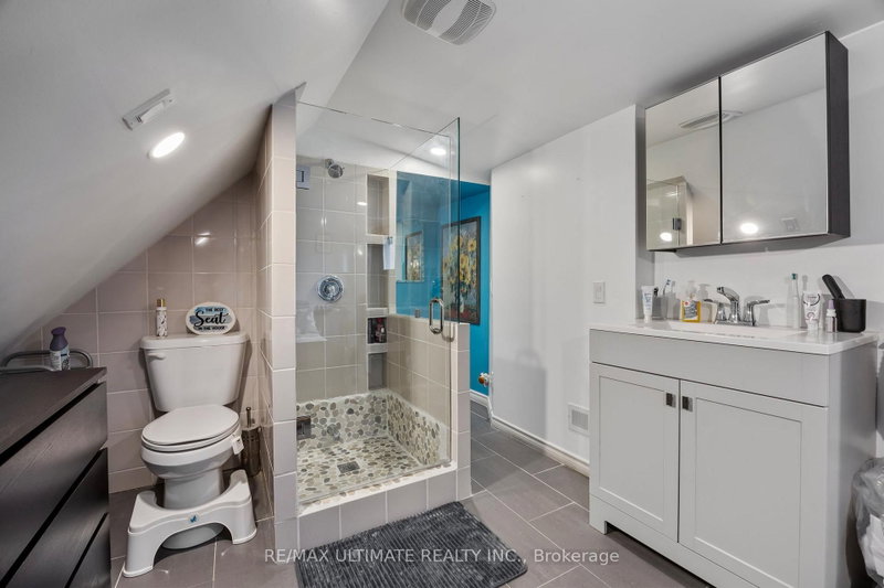 82 Beechwood Toronto,ON M6N 4T3 — Photo 17
