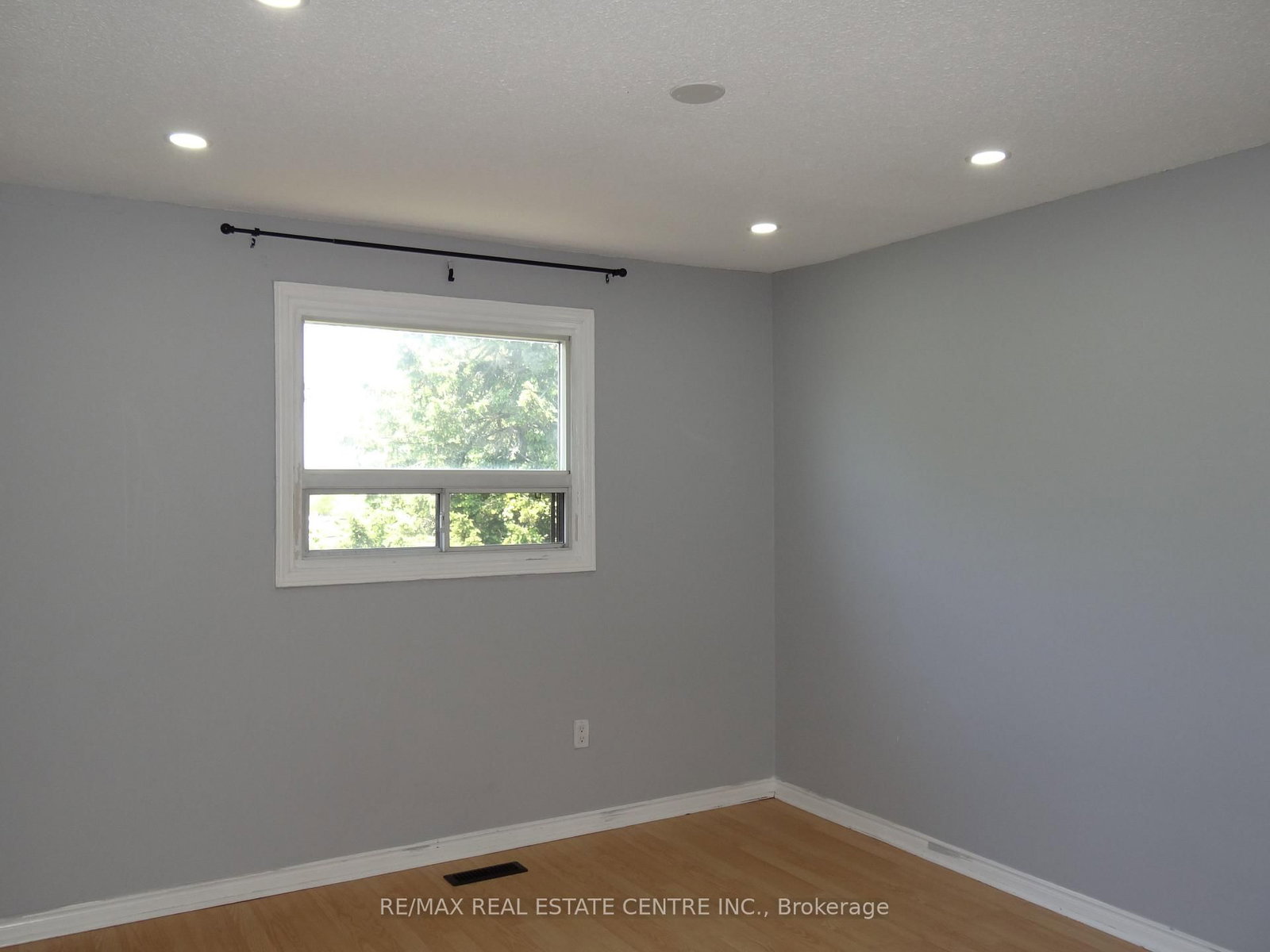 28 Rawling Crescent • Brampton, ON photo 16