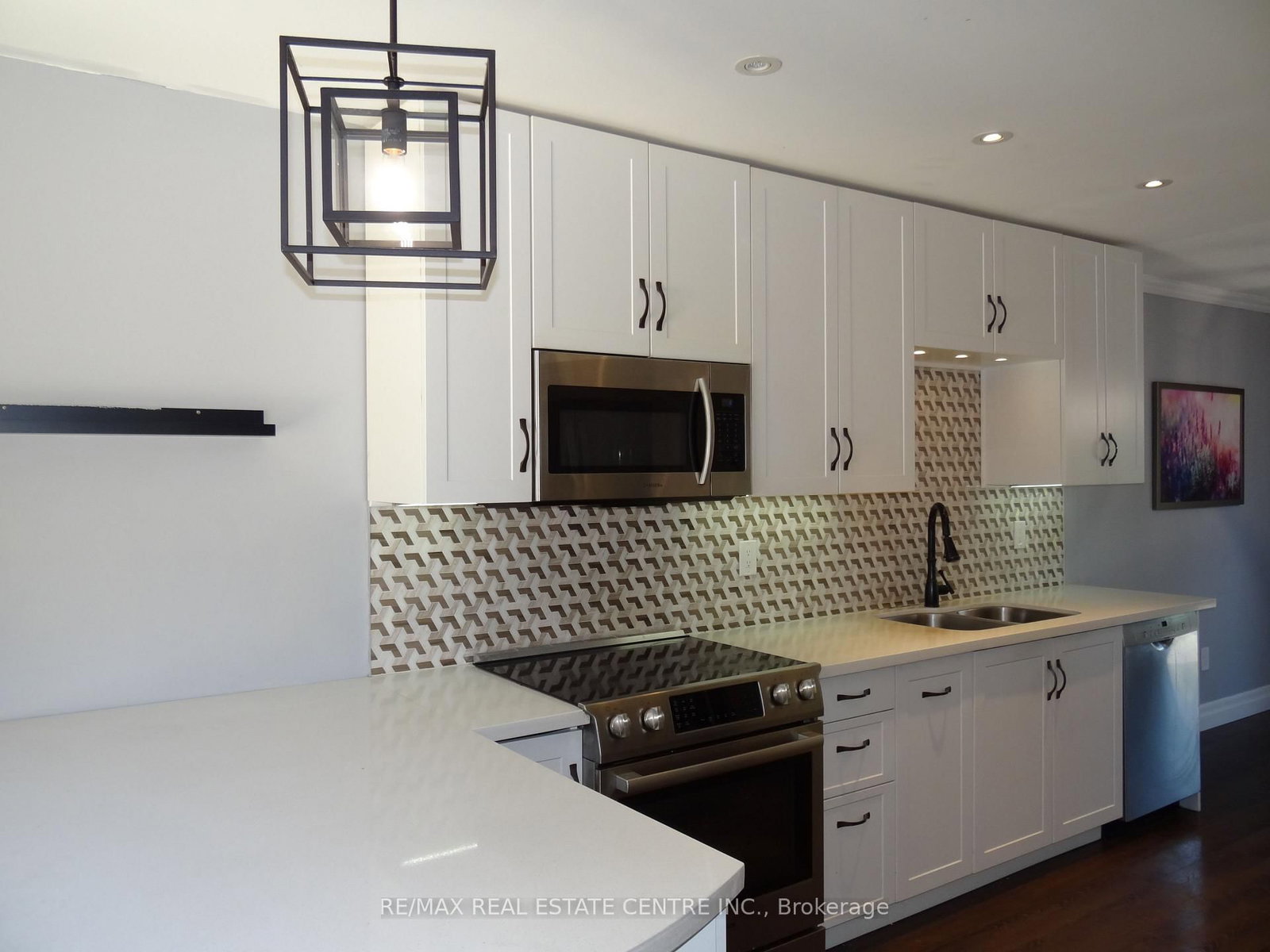 28 Rawling Crescent • Brampton, ON photo 5