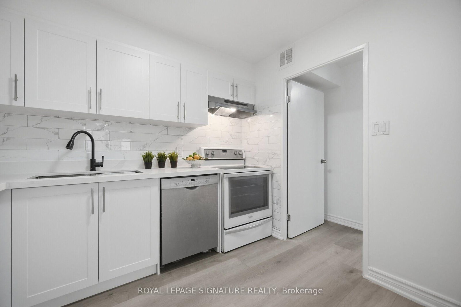 1580 Mississauga Valley Boulevard • #906 • Mississauga, ON photo 19
