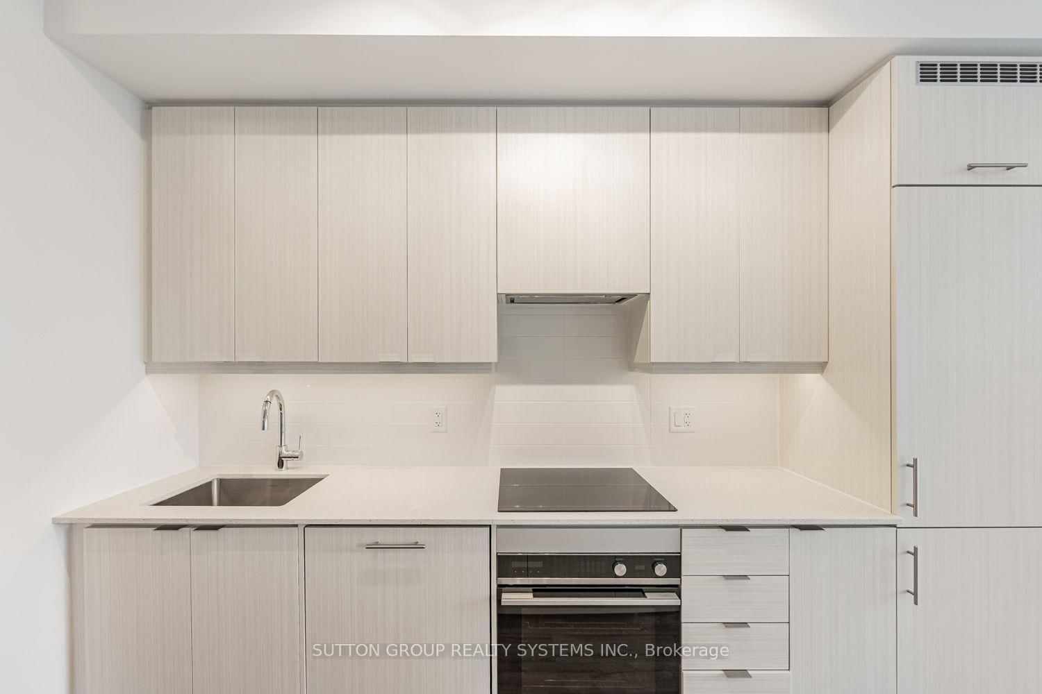 36 Elm Drive W • #2208 • Mississauga, ON photo 4