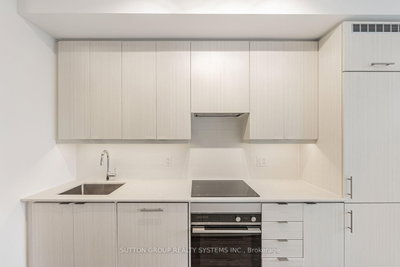 36 Elm Drive W • #2208 • Mississauga, ON photo 4