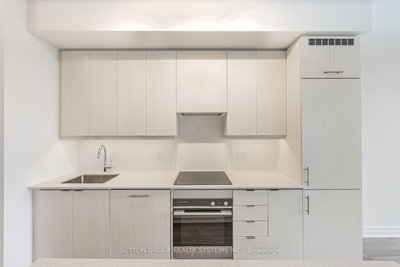 36 Elm Drive W • #2208 • Mississauga, ON photo 5