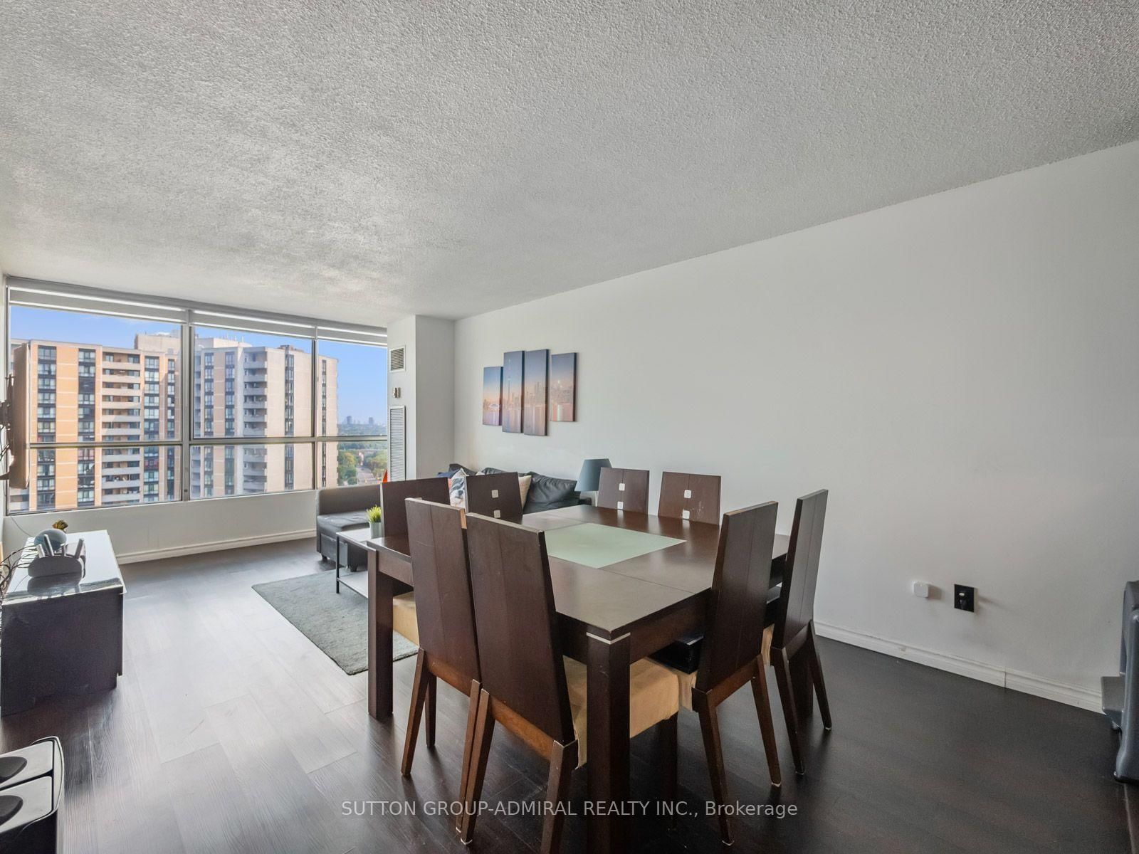 10 Martha Eaton Way • #1811 • Toronto, ON photo 11