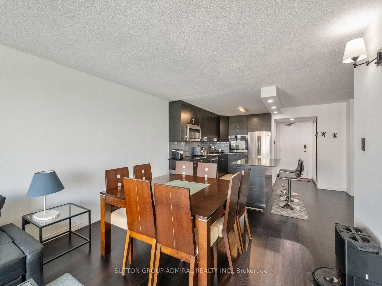 10 Martha Eaton Way • #1811 • Toronto, ON photo 13