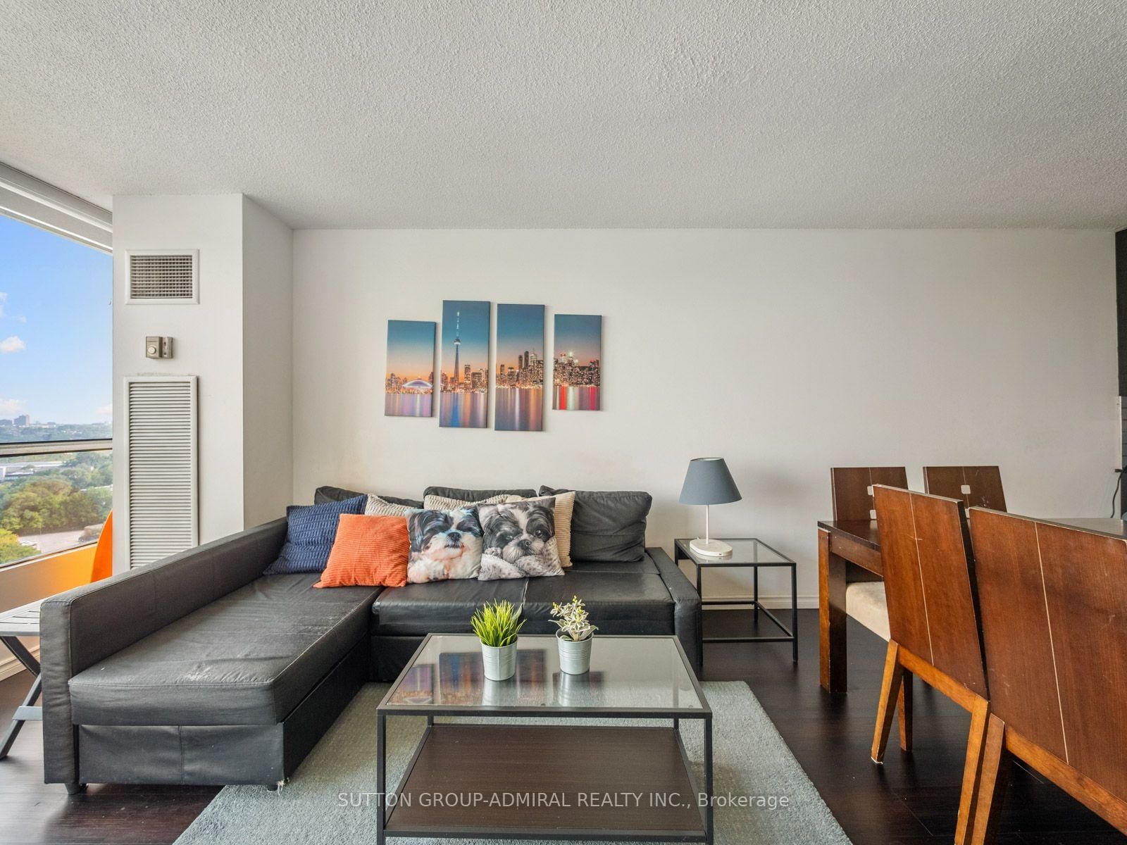 10 Martha Eaton Way • #1811 • Toronto, ON photo 15