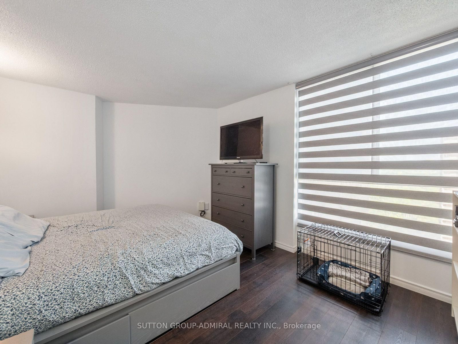 10 Martha Eaton Way • #1811 • Toronto, ON photo 25