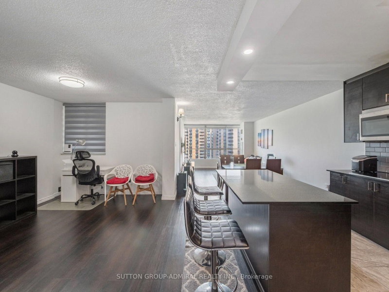 1811 - 10 Martha Eaton Way