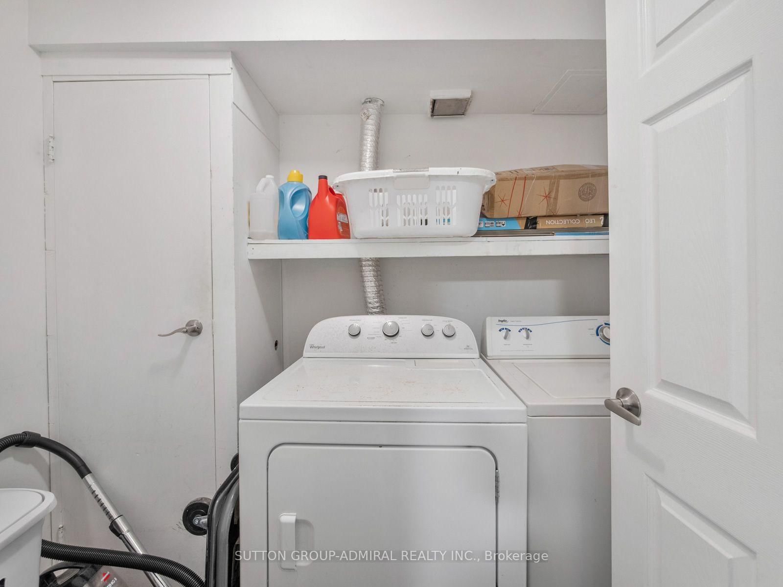 10 Martha Eaton Way • #1811 • Toronto, ON photo 36